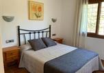 Location vacances Viladamat - Villa Montserrat 3, Terrace & Pool-3