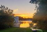 Location vacances Williamsburg - Historic Riverfront Estate 700 Acres Pool Dock & Lakes-4