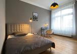 Location vacances Francfort-sur-le-Main - Zimmer mit Stuck in -Living Apartment Liebig54-1