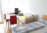 Location vacances Ljubljana - City centre studio with a balcony and free parking-4