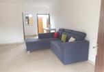 Location vacances  Côte d'Ivoire - Lovely 1-Bed duplex house-1