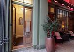 Location vacances  Gare de Cheltenham - 12 Montpellier Arcade-2