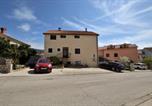 Location vacances Cres - Apartments Rafael-1