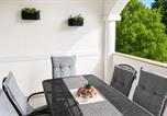 Location vacances  Paklenica - Cozy Apartment In Tribanj Sibuljina With House Sea View-1