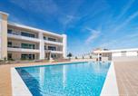 Location vacances Lagos (São Sebastião) - Lagos Marina View 3 With Pool by Homing-2