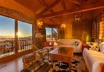 Location vacances Font-Romeu-Odeillo-Via - White Cocoon - Chalet avec Vue sur Montagne-1