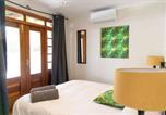 Location vacances  Villiera Wines Villiera Wines Tasting Room - Mitre's Edge Orchard Suite-2