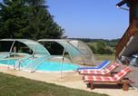Location vacances Plombières-les-Bains - Chalet cosy avec piscine privée au Val-d'Ajol, 3 chambres - Fr-1-589-597-2