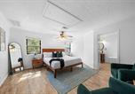 Location vacances Huntsville - The Pines I Sleeps 12 I Private Pool I Patio & Bbq-3