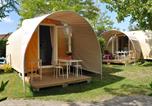 Camping avec Quartiers VIP / Premium Coulon - Flower Camping L'Abri-Côtier-2