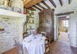 Location vacances  Nièvre - Farmhouse in Talon with Scenic Views-4