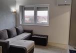 Location vacances  Donji Petrovci - Apartman Dunja-3