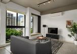 Location vacances  The Neighbourgoods Market - Designer Cbd Retreat with Rooftop Pool and Deck-1