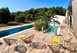 Hôtel Grignan - Nuiki Lodges - Chambres d'hôtes-3
