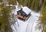 Location vacances Saint-Michel-des-Saints - Ultimate Comfort with Spa - Le Villa Joie-1