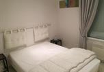 Location vacances Picardie - Fort-Mahon-Plage: Appartement 3 chambres proche plage, grand balcon, parking - Fr-1-482-42-3