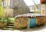Location vacances Villeneuve-d'Allier - Gîte familial avec grande terrasse à Auzat, proche baignades et sites historiques - Fr-1-582-183-3