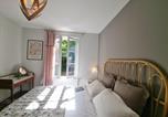 Location vacances  Loire - La Petite Bulle : Gîte Confortable et Moderne à Saint-Galmier - Fr-1-496-293-2
