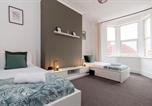 Location vacances Gateshead - Spacious 4br Home in Gateshead Sleeps 7 with Free Parking-4