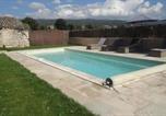 Location vacances Saint-Saturnin-lès-Apt - Villa spacieuse à Saint-Saturnin-lès-Apt avec piscine privée 350 m²-2