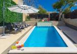 Location vacances  Pazin - Villa Patrick by Villas Holiday-3