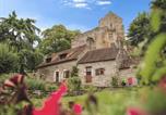 Location vacances Sillé-le-Guillaume - Maison Rivière avec Terrasse, Wifi et Jardin Fleuri - Idéal Pêcheurs - Fr-1-410-168-1