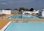 Villages vacances Leicester Square - Chalet Retreat with Outdoor Pools close to the Sea-2
