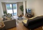 Location vacances Paddington - Zone 1 Bright and Modern 3 Bed Apt Hyde Park Central London-1