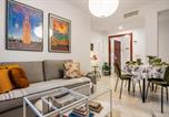 Location vacances Seville - Piso con patio privado y parking Nervión Sevilla-2