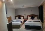 Location vacances Horley - All Seasons Gatwick Guest House & Parking-4