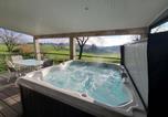 Location vacances Plombières-les-Bains - Gîte de charme avec sauna, spa et terrain de pétanque à Plombières-les-Bains, idéal en famille - Fr-1-589-432-2