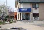 Hôtel Pontiac - Americas Best Value Inn East Peoria-1