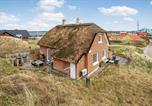 Location vacances Søndervig - Charming Holiday Home With Outdoor Hot Tub, In The Center Of Søndervig And Only 230 Meters From The North Sea-2