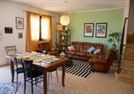 Location vacances  Province de Carbonia-Iglesias - Yellow House-3