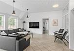Location vacances Øby - Awesome Home In Ulfborg With Kitchen-3