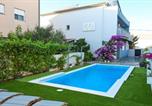 Location vacances Zadar - Holiday Home Urbana with pool-1