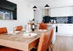 Location vacances  Gare de Newport - The Coachhouse by Solace Stays-1