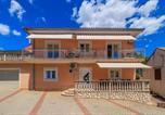 Location vacances Senj - Nice Apartment In Senj With Wifi-1