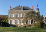 Location vacances  Mayenne - Maison d'hôtes La Doucelle culture et bien-être-1