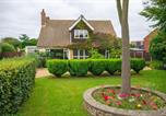 Location vacances Bacton - 4 bed Coastal cottage sleeping 10 with hot tub-1