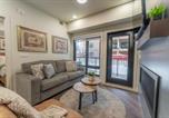 Location vacances Banff - Rocky Mountain Hideaway w Pool and Trainside Charm-2