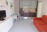 Location vacances  Province de Gorizia - Peaceful retreat for four guests with city view-2