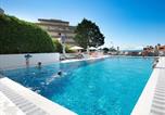 Camping avec Piscine Saint-Julien-en-Born - Hôtel & Résidence Le Grand Large-1