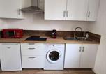Location vacances  Marne - Studio Moderne au Coeur de Reims, Proche Gare - Fr-1-870-24-2
