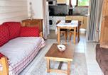 Location vacances Albiez-Montrond - Appartement spacieux au 2ème étage, centre village, proche commerces et pistes, gamme &quote;Confortable&quote; Fr-1-618-7-3