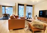 Location vacances Interlaken - Modern Apartment with Balcony and Bbq at Interlaken West Station-1