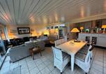 Location vacances Ålbæk - Holiday Home With Seaview And Private Beach-2