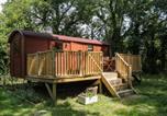 Location vacances Berkeley - The Foxes Den Shepherds Hut-1