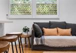 Location vacances Newcastle - Beach & Brew-Modern 1-Bedroom in Trendy Merewether-2