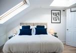 Location vacances Hounslow - New! Sleek & Spacious 4br with Parking-1